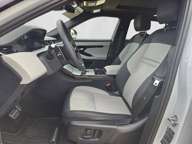 Certified 2026 Land Rover Range Rover Evoque Dynamic SE AWD/4WD image 17