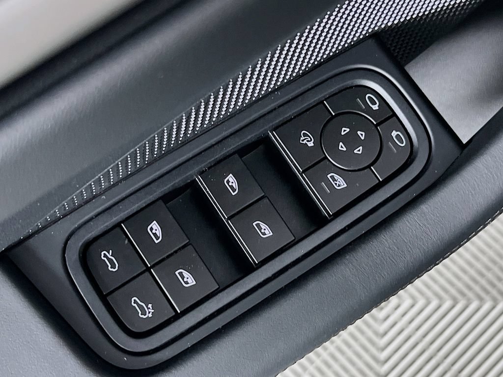 New 2026 Porsche Macan 4 Electric AWD/4WD image 20