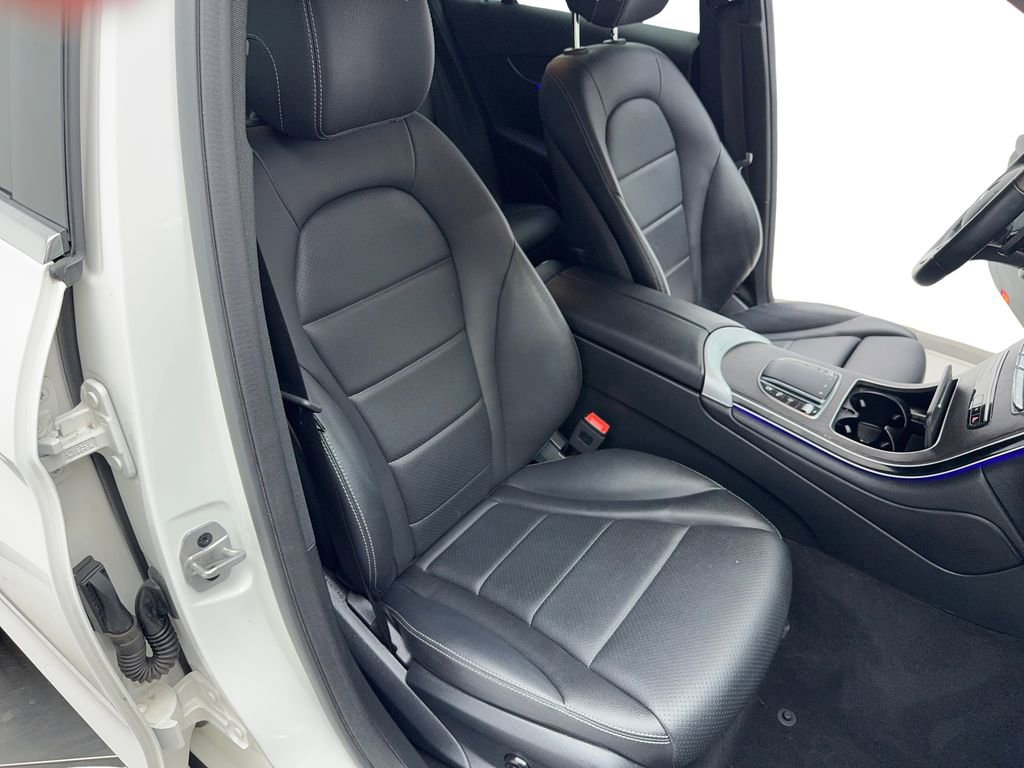 Used 2021 Mercedes-Benz GLC 300 4MATIC w/ Premium Package image 20