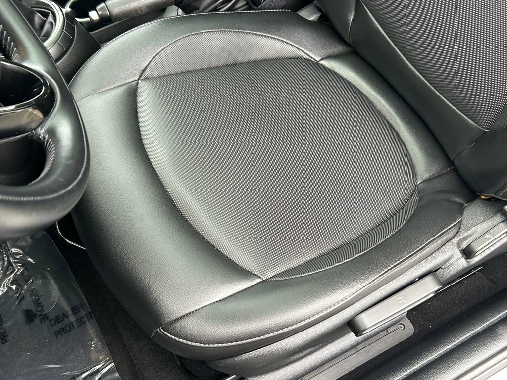 Used 2016 MINI Cooper 2-Door Hardtop image 15