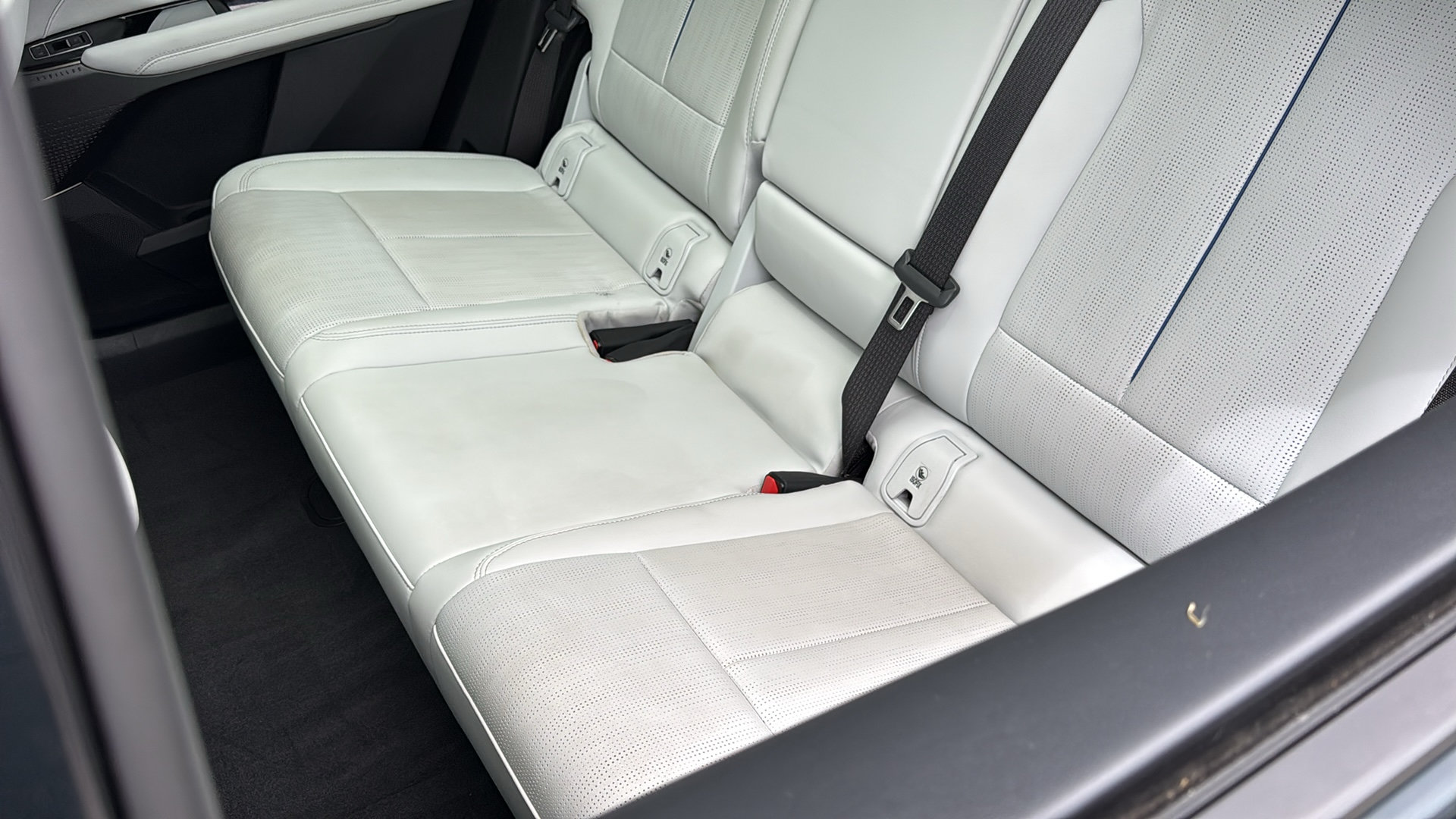 Certified 2024 Cadillac Lyriq Sport w/ LPO, Floor Liner Package AWD/4WD image 29
