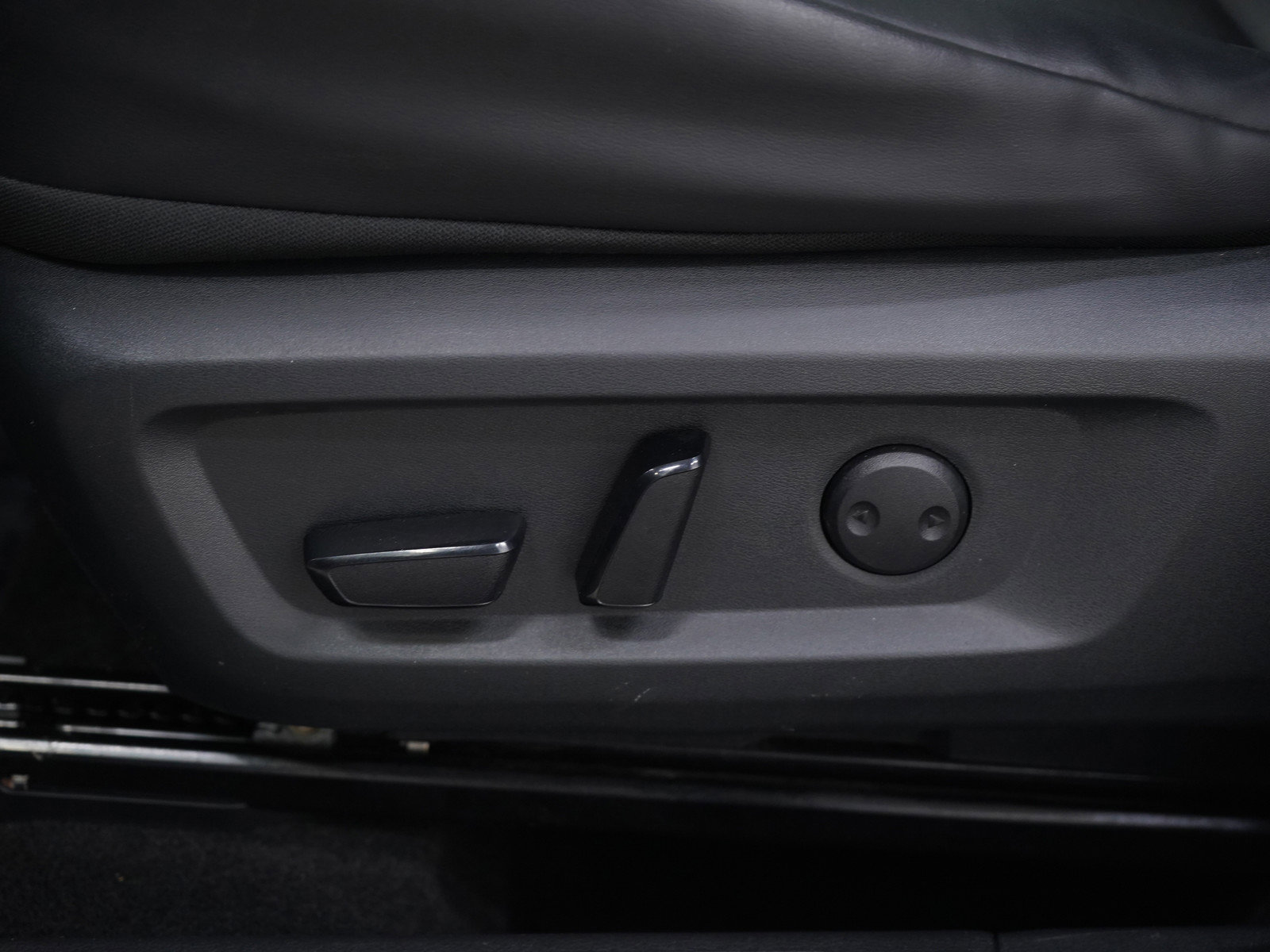 Used 2021 Nissan Rogue SV image 30