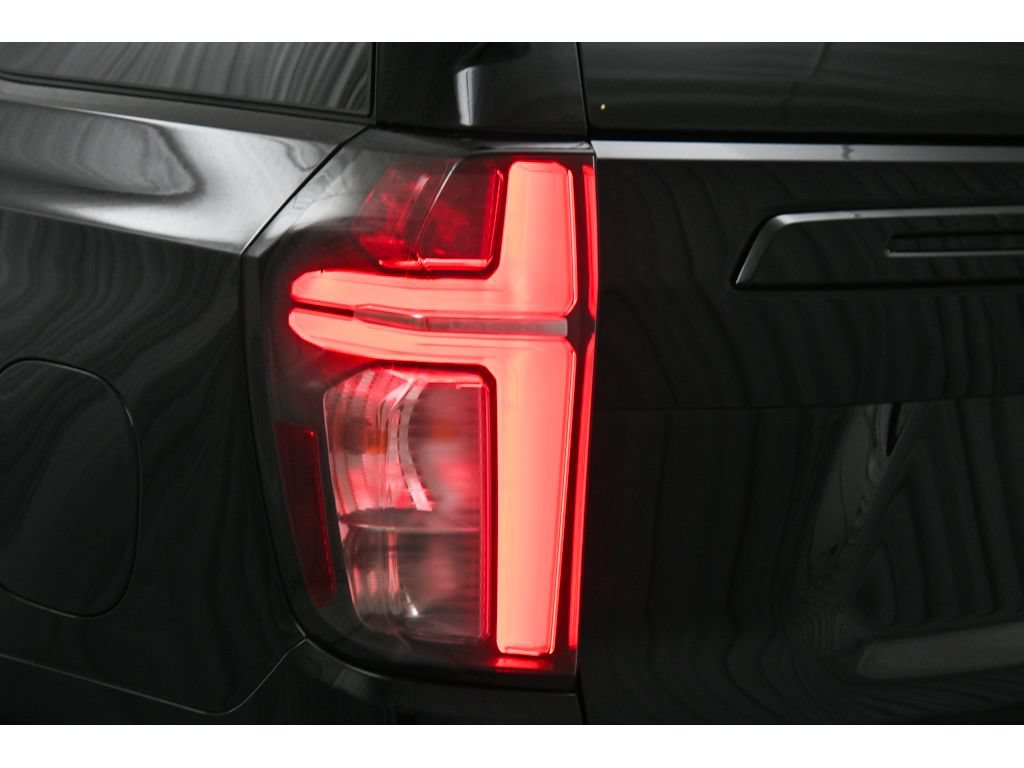 Used 2024 Chevrolet Tahoe Z71 w/ Z71 Off-Road Package AWD/4WD image 26