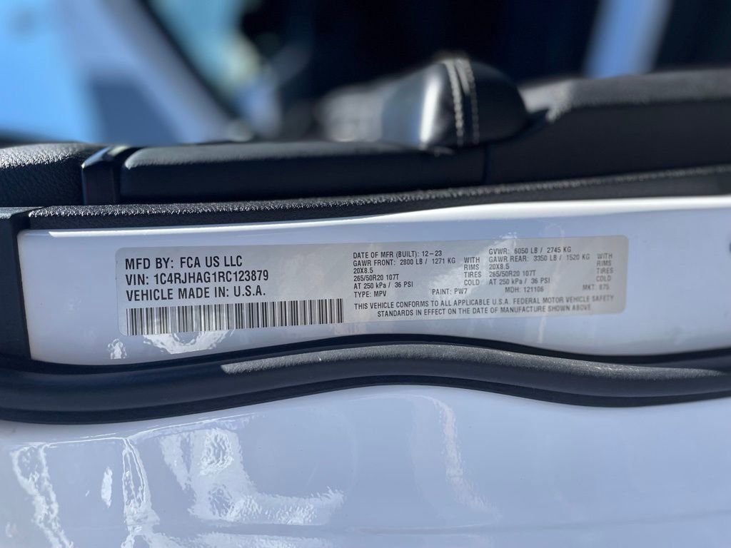 Used 2019 Jeep Grand Cherokee Overland image 16