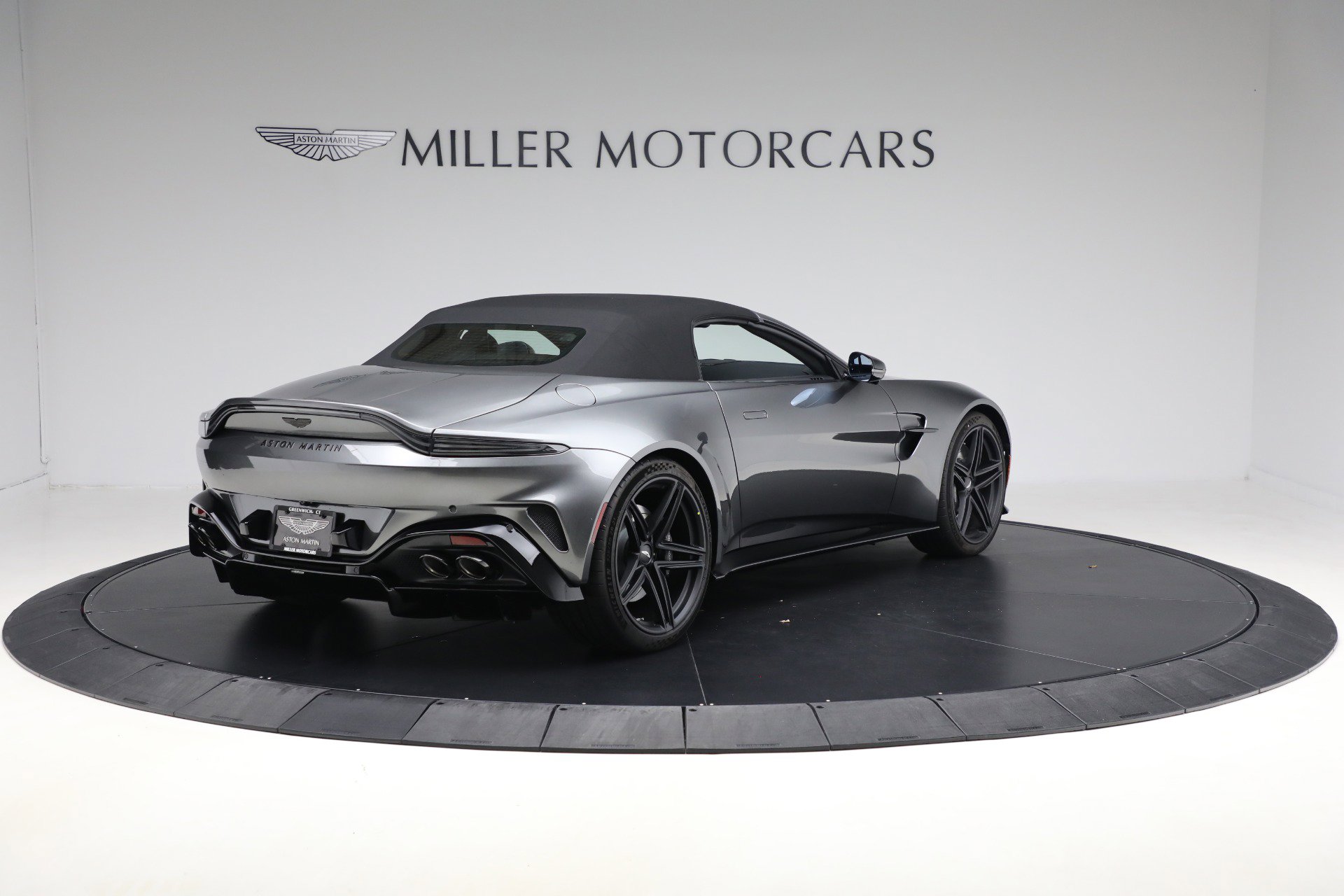 New 2026 Aston Martin V8 Vantage Roadster image 19