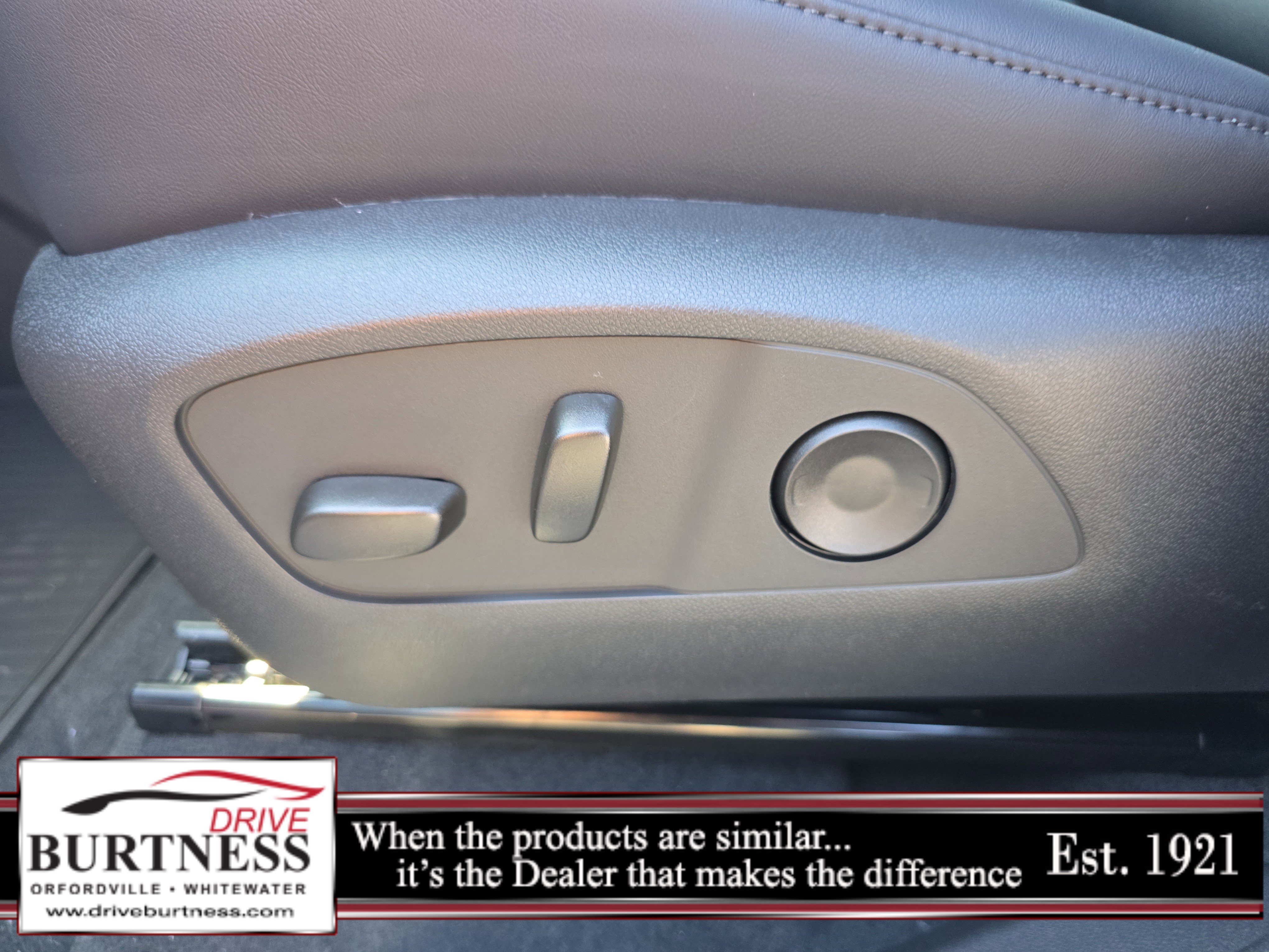 New 2026 GMC Acadia Elevation w/ Elevation Premium Package image 17