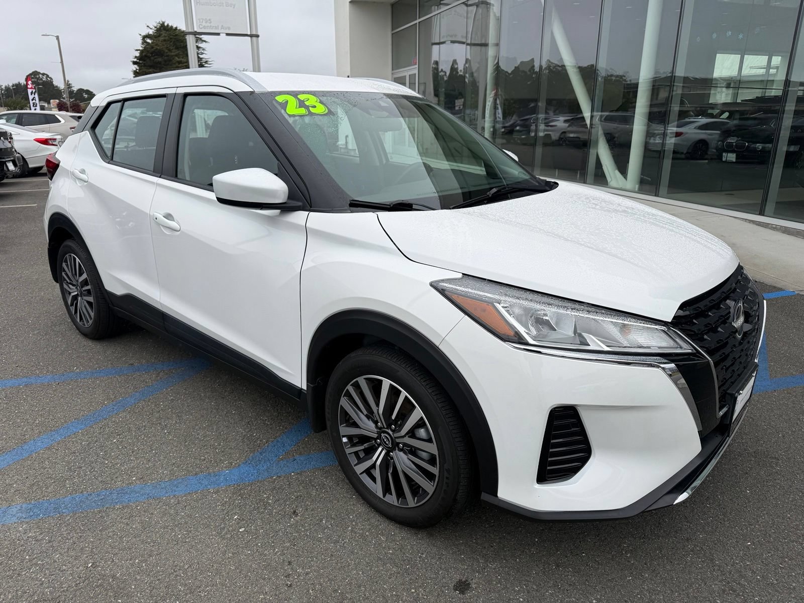 Used 2023 Nissan Kicks SV FWD image 10