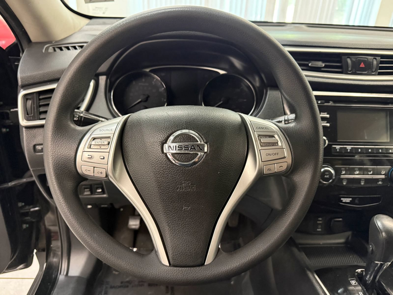 Used 2015 Nissan Rogue S AWD/4WD image 30