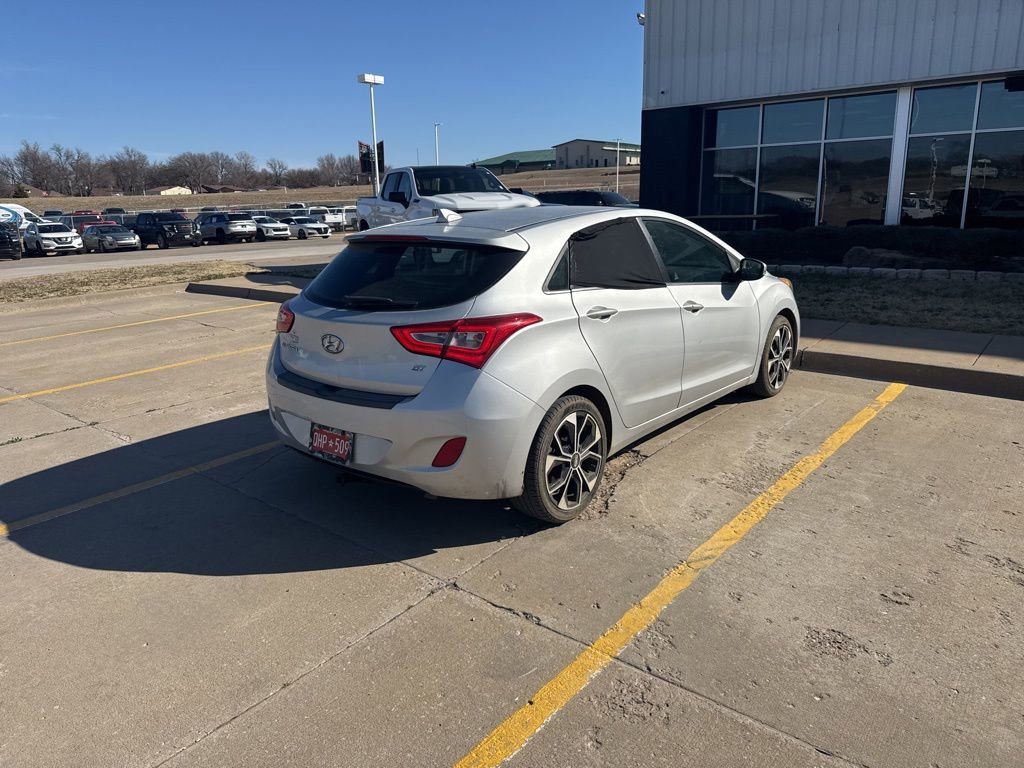Used 2015 Hyundai Elantra GT w/ Option Group 02 image 4