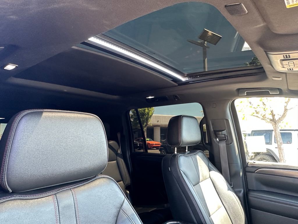 Used 2021 Chevrolet Suburban RST w/ Luxury Package image 17