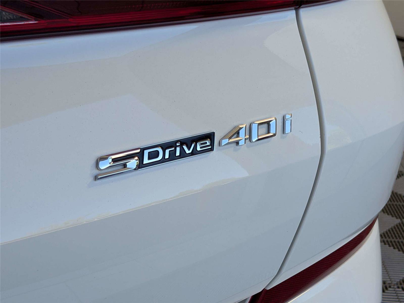 Used 2020 BMW X6 sDrive40i w/ M Sport Package image 9