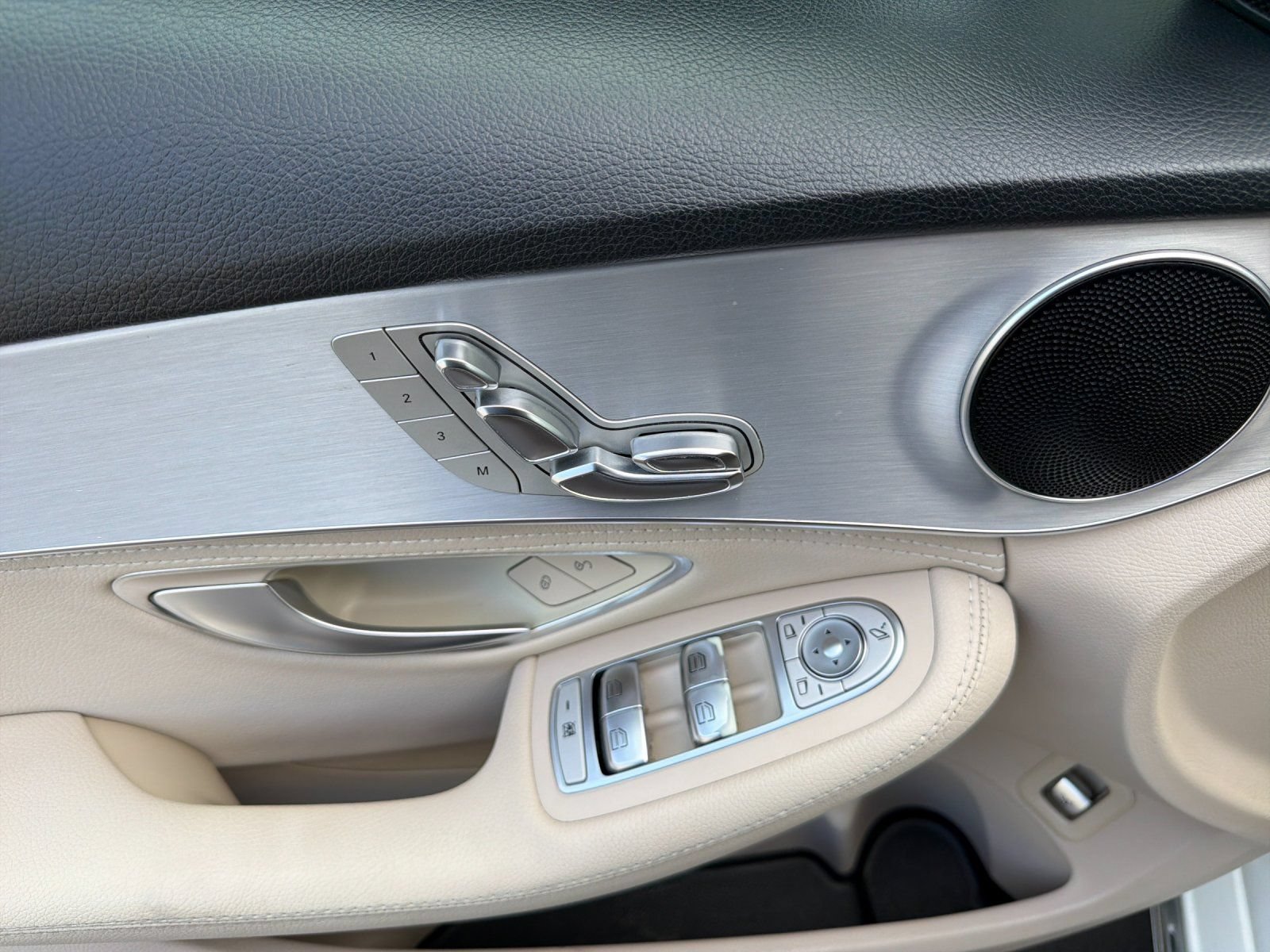 Used 2015 Mercedes-Benz C 300 4MATIC Sedan image 10