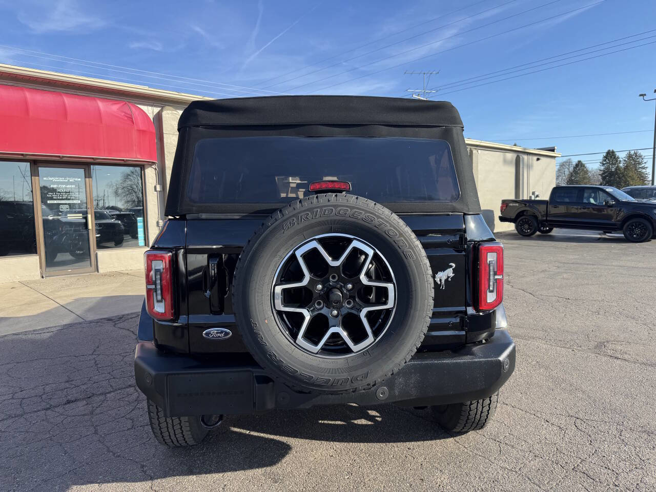 Used 2023 Ford Bronco Outer Banks image 3