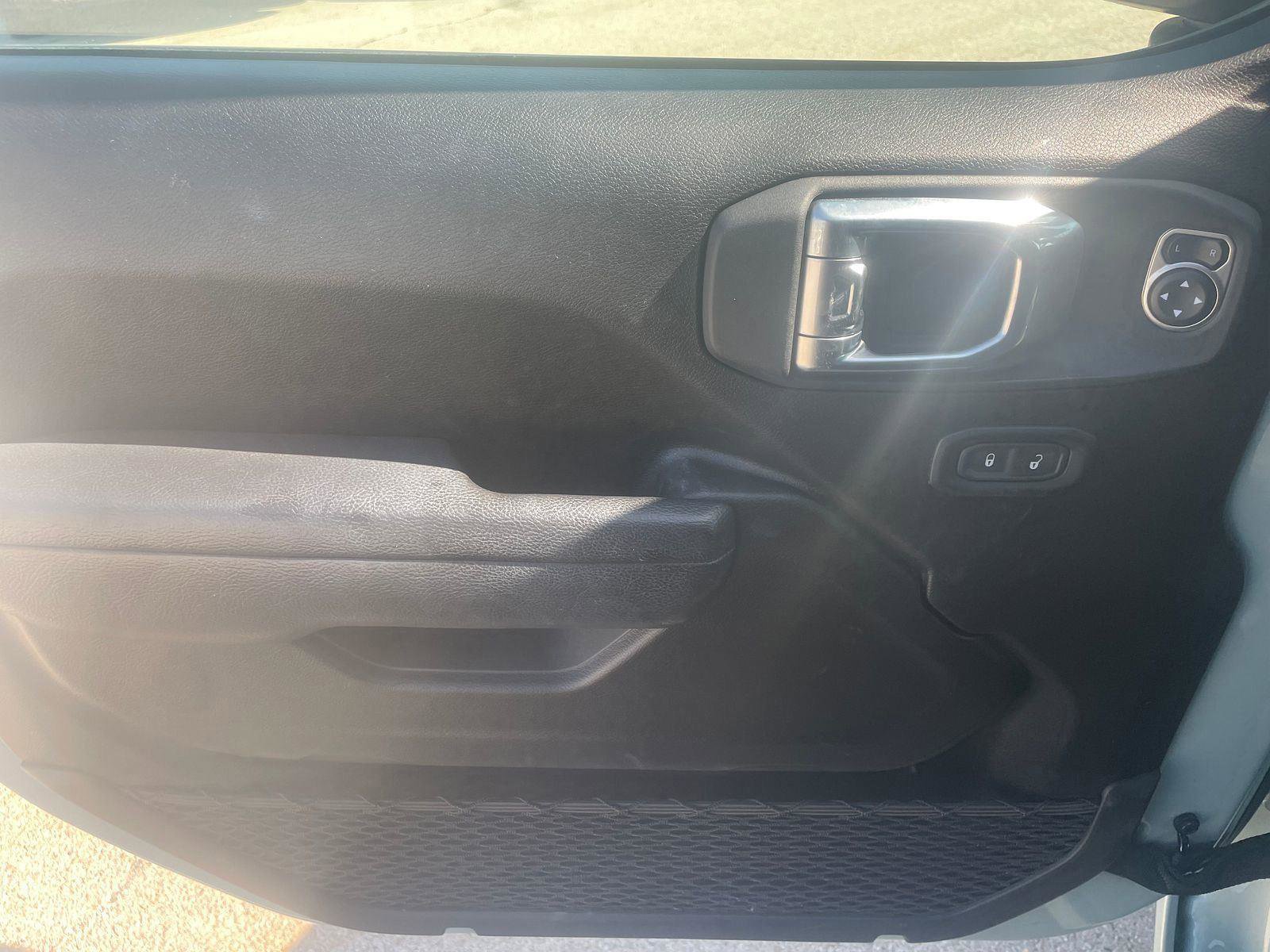 Used 2024 Jeep Wrangler Unlimited Sport AWD/4WD image 10