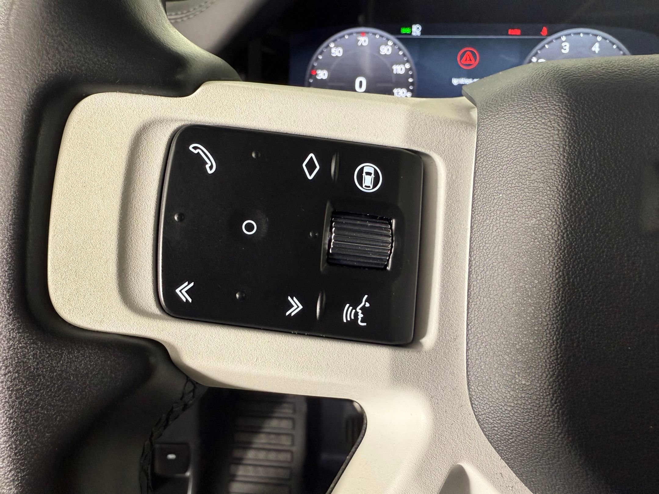 Used 2025 Land Rover Defender 110 S image 13