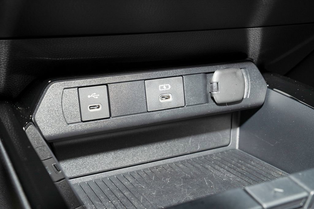 Used 2026 Toyota Prius XLE image 15