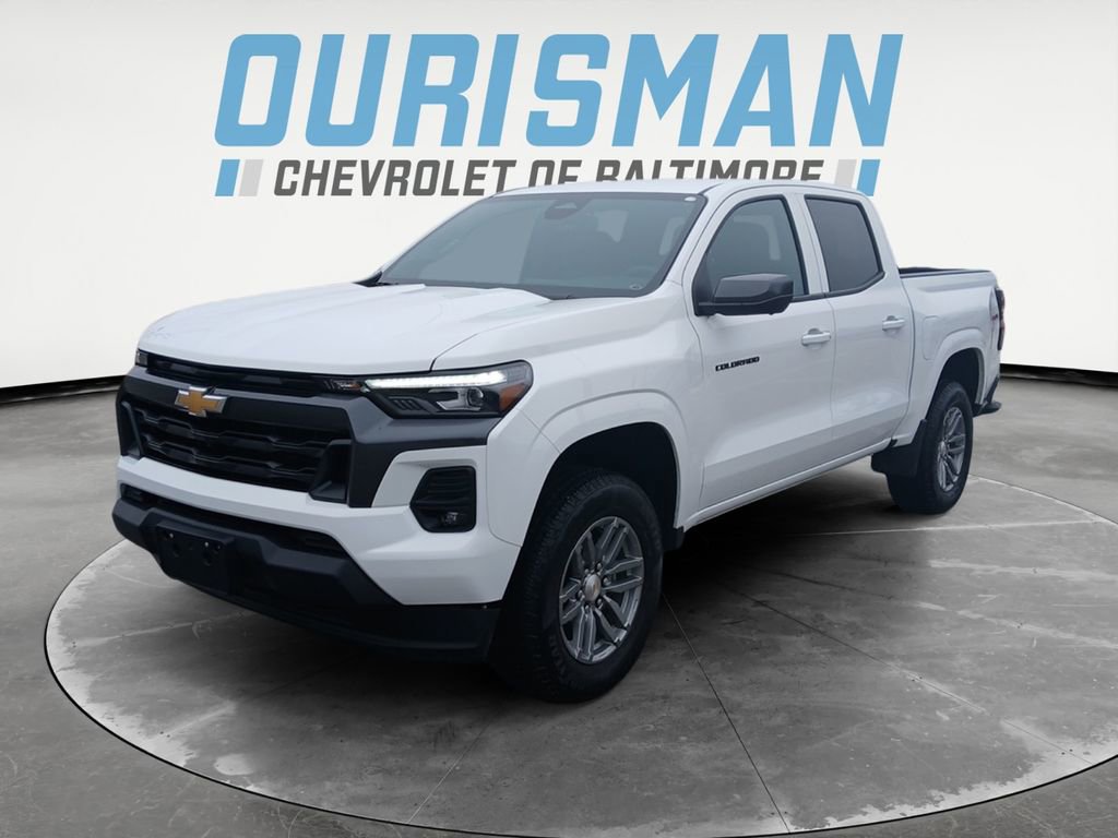 Used 2025 Chevrolet Colorado LT w/ LT Convenience Package image 2