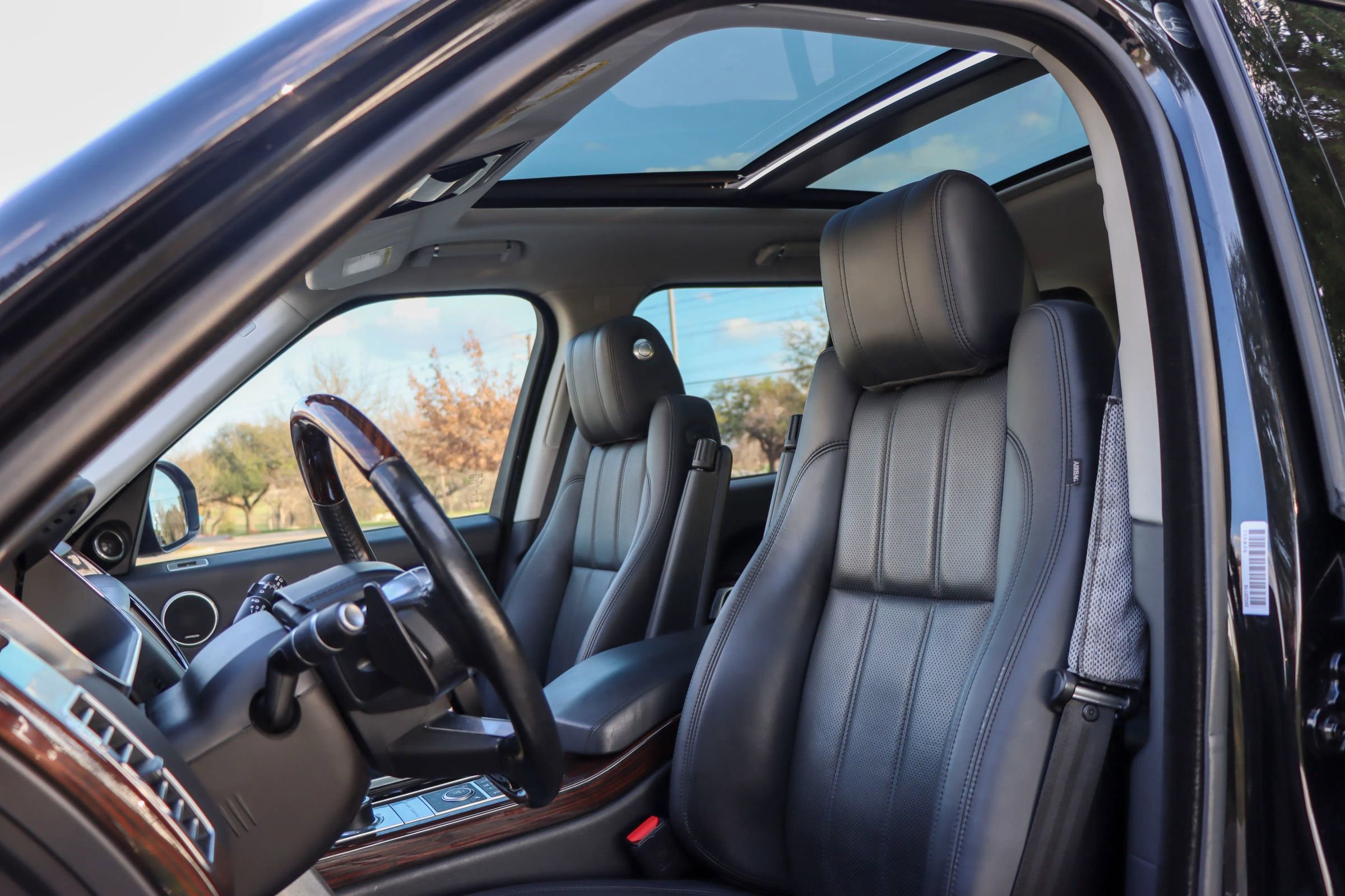 Used 2016 Land Rover Range Rover Supercharged image 15