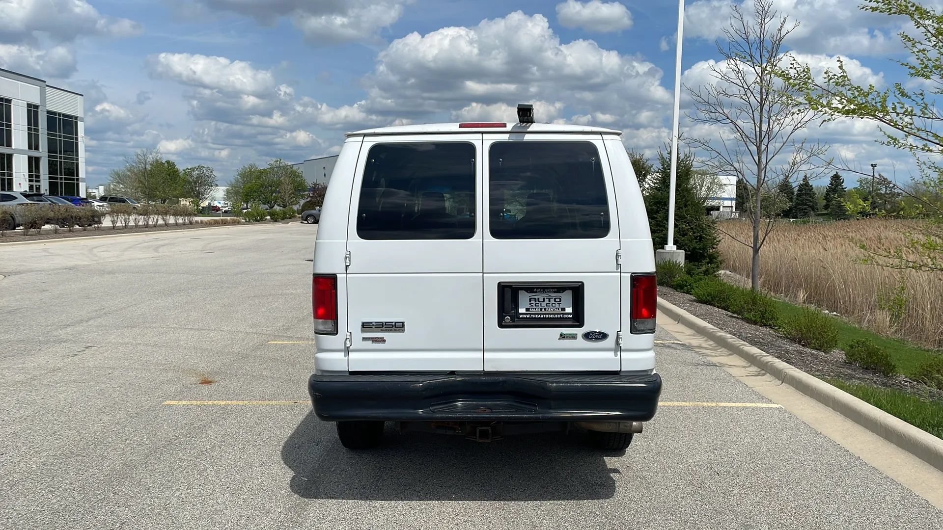 Used 2013 Ford E-350 and Econoline 350 Super Duty w/ Crew Van Pkg RWD image 6