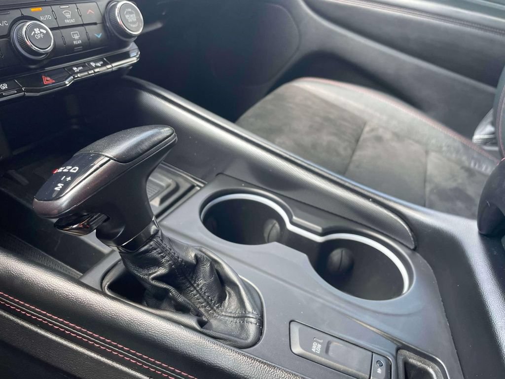 Used 2022 Dodge Durango R/T w/ Blacktop Package AWD/4WD image 29