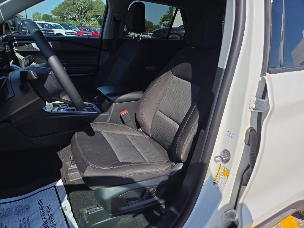 Used 2024 Ford Explorer XLT RWD image 27
