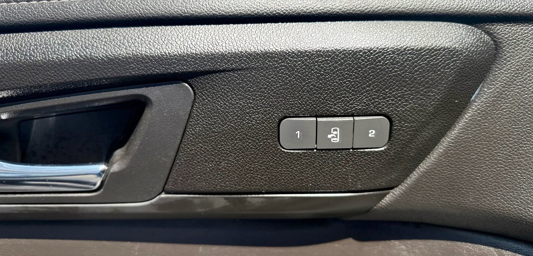 Used 2017 Chevrolet Traverse LT image 24