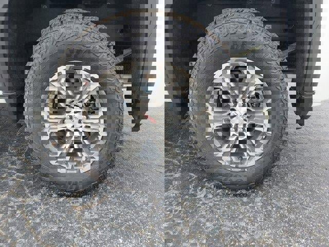 New 2026 GMC Sierra 1500 SLE w/ X31 Off-Road Package image 9