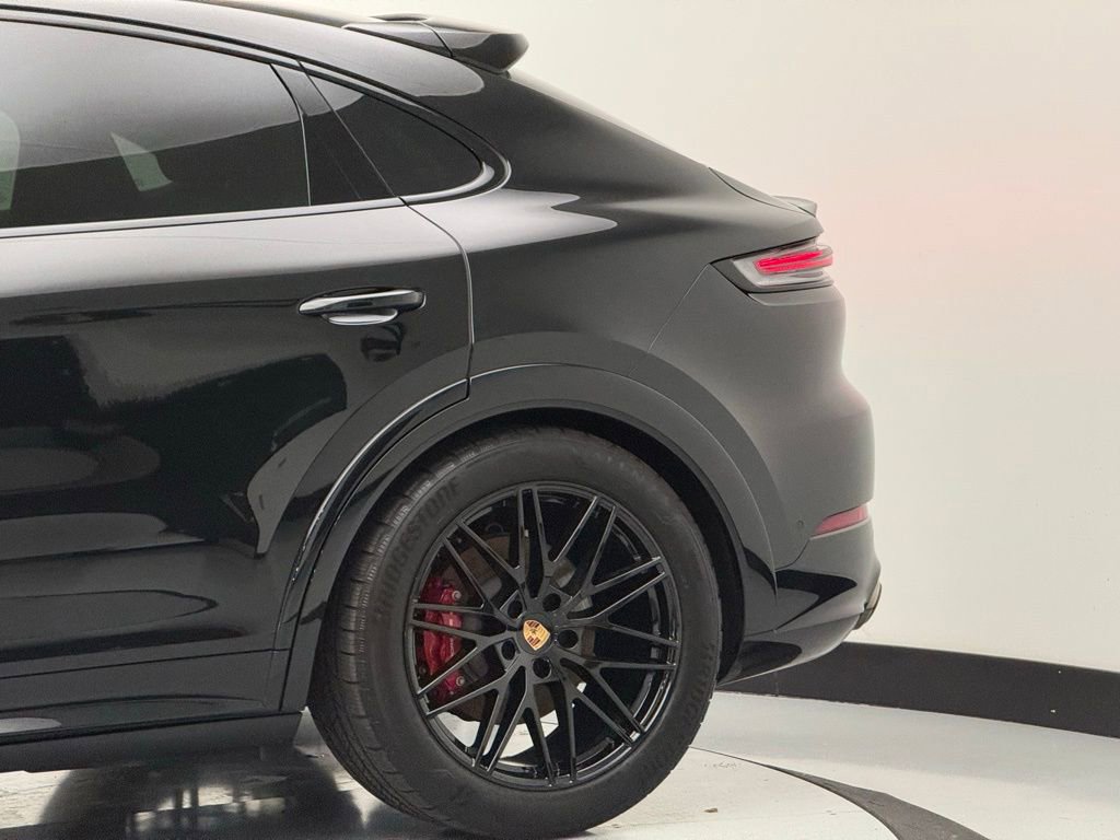 Used 2025 Porsche Cayenne S image 43