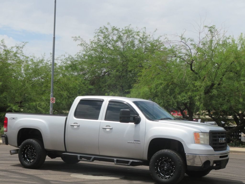 Used 2010 GMC Sierra 2500 SLT w/ SLT Convenience Package AWD/4WD image 4