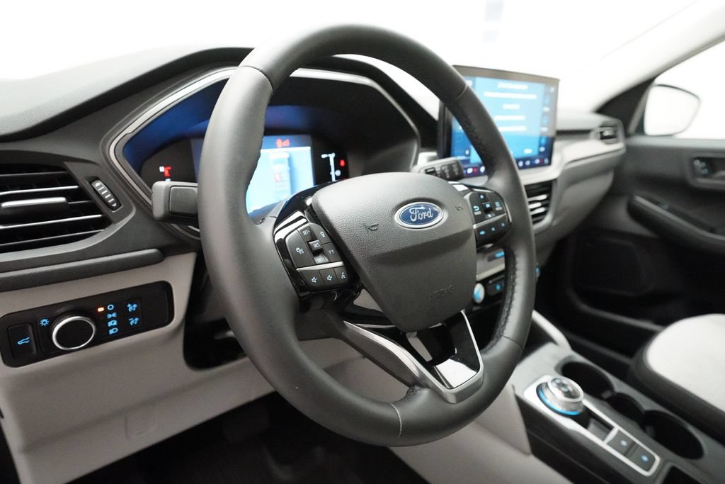 Used 2023 Ford Escape Active w/ Tech Pack #1 AWD/4WD image 8