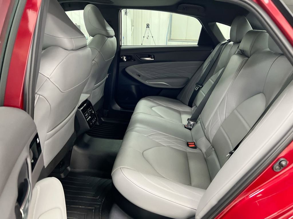 Used 2022 Toyota Avalon Limited w/ Advanced Safety Package image 24