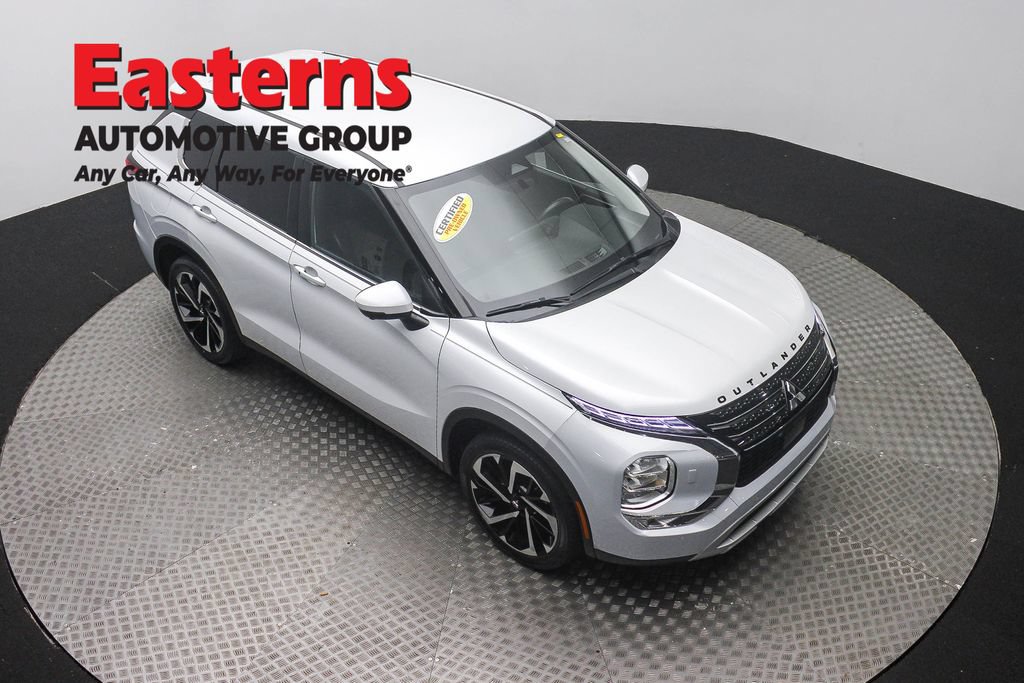 Used 2024 Mitsubishi Outlander SE AWD/4WD image 3