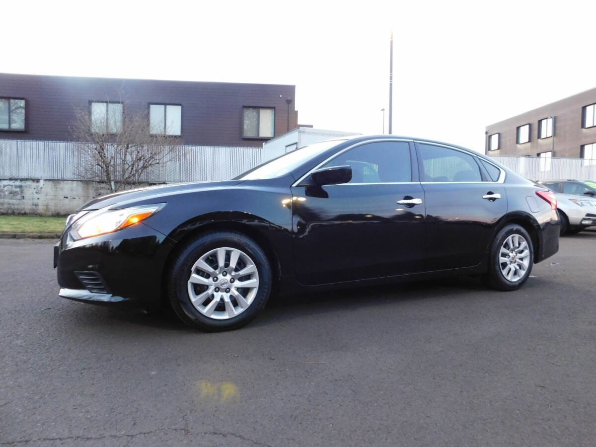 Used 2016 Nissan Altima 2.5 S w/ Power Driver Seat Package image 4