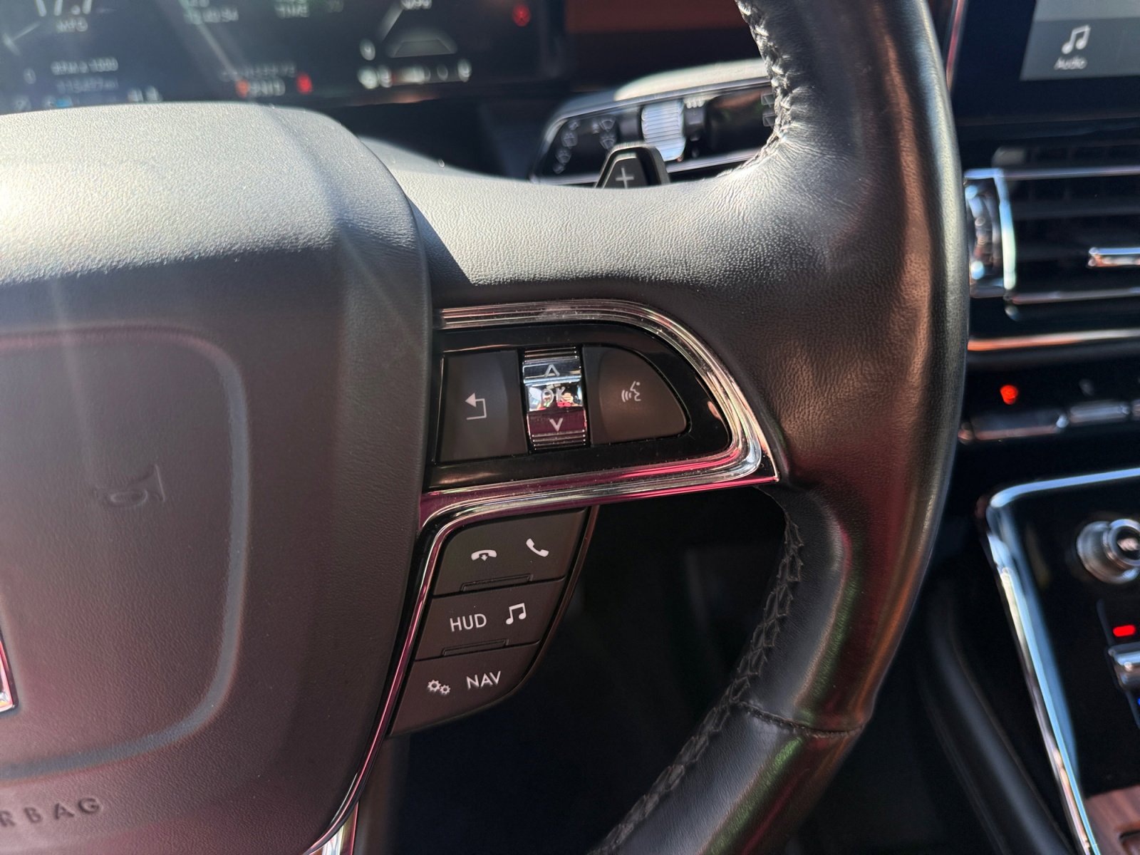 Used 2019 Lincoln Navigator Reserve image 18