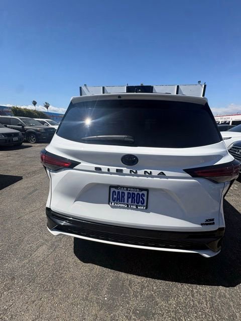 Used 2021 Toyota Sienna XSE w/ XSE Plus Package FWD image 8
