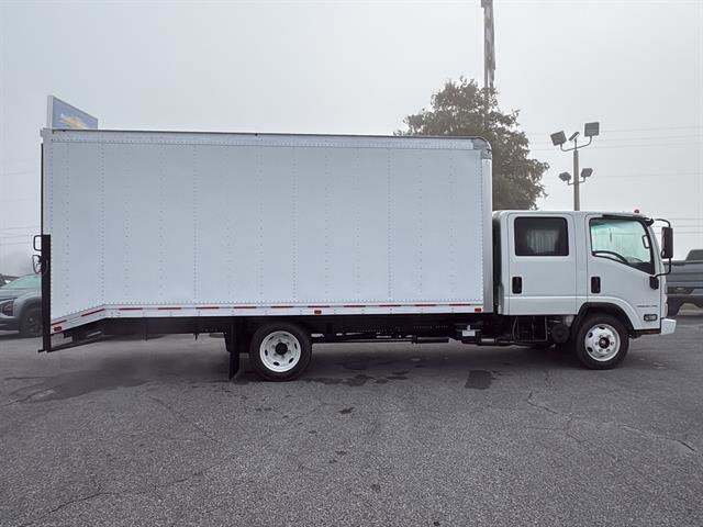 New 2025 Chevrolet Low Cab Forward image 8