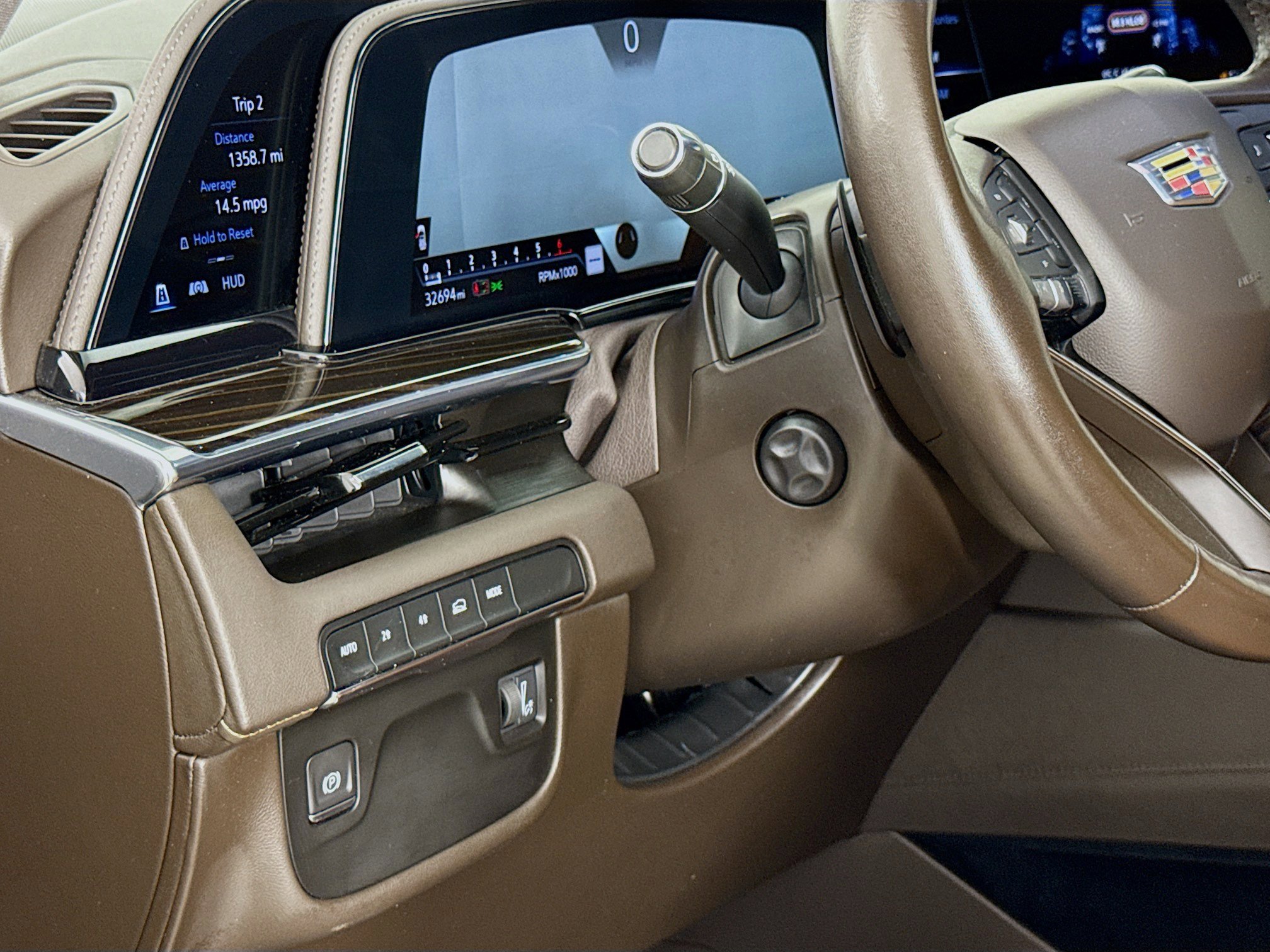 Used 2022 Cadillac Escalade Premium Luxury image 10