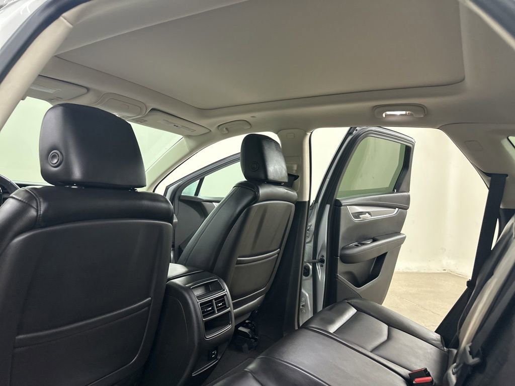 Used 2017 Cadillac XT5 Luxury FWD image 28