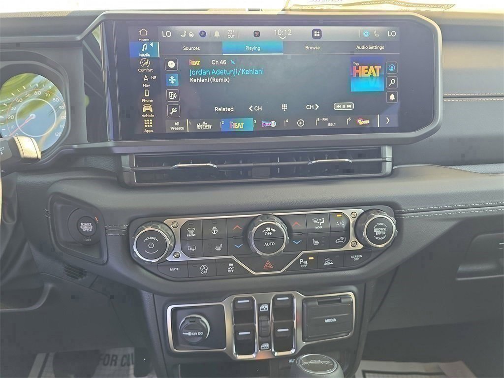 New 2025 Jeep Gladiator Sport image 19