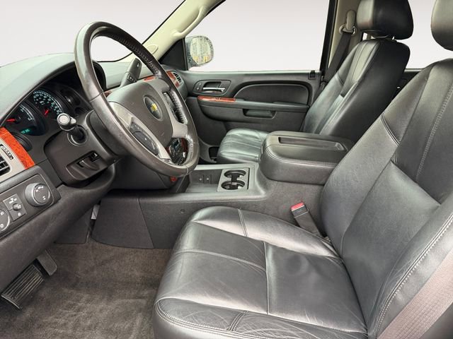 Used 2014 Chevrolet Suburban LT image 9