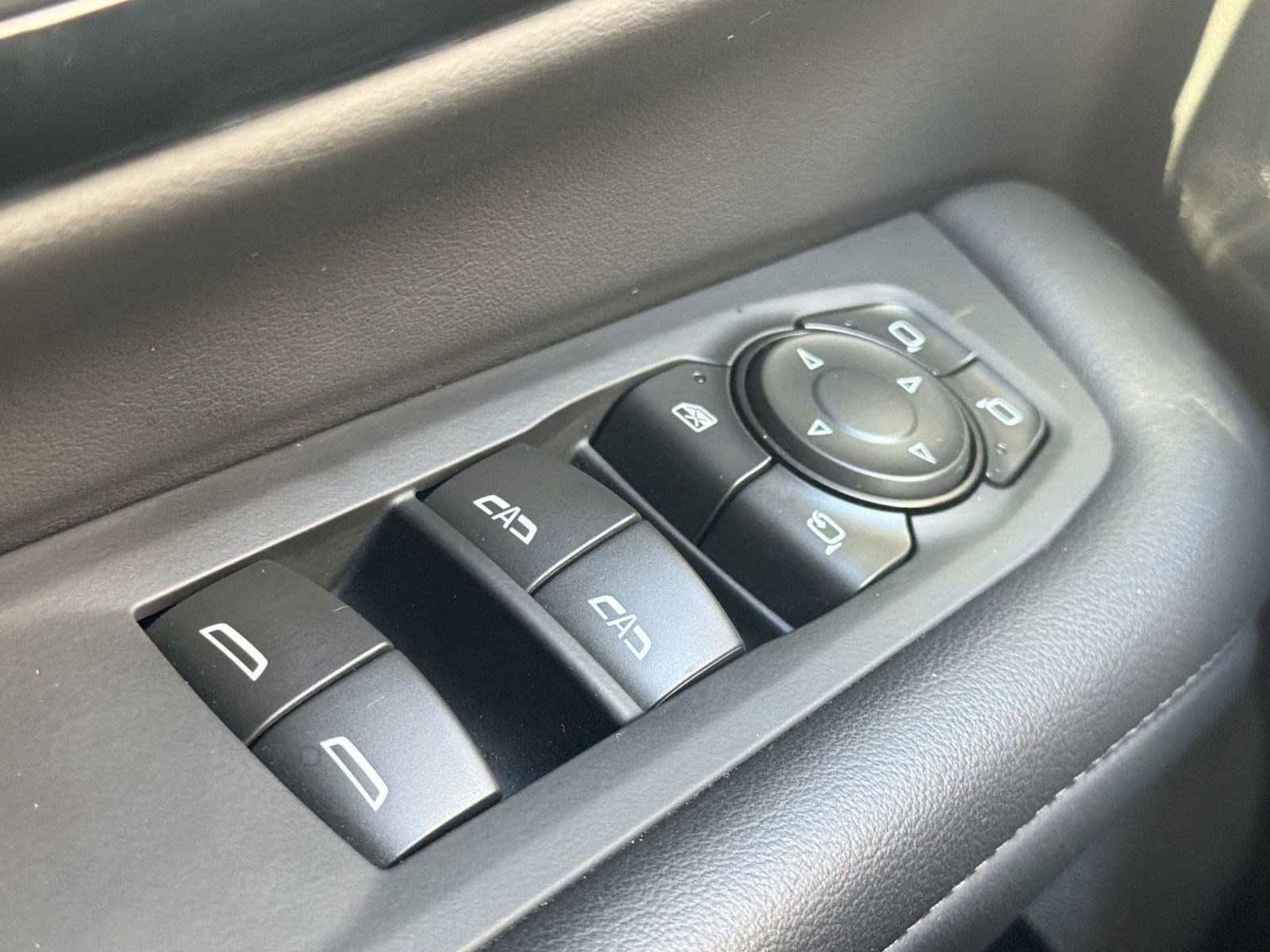 Used 2025 Chevrolet Tahoe Z71 w/ Comfort Package image 24