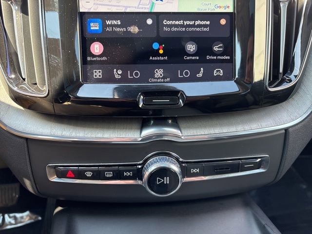 Used 2025 Volvo XC60 B5 Plus image 26