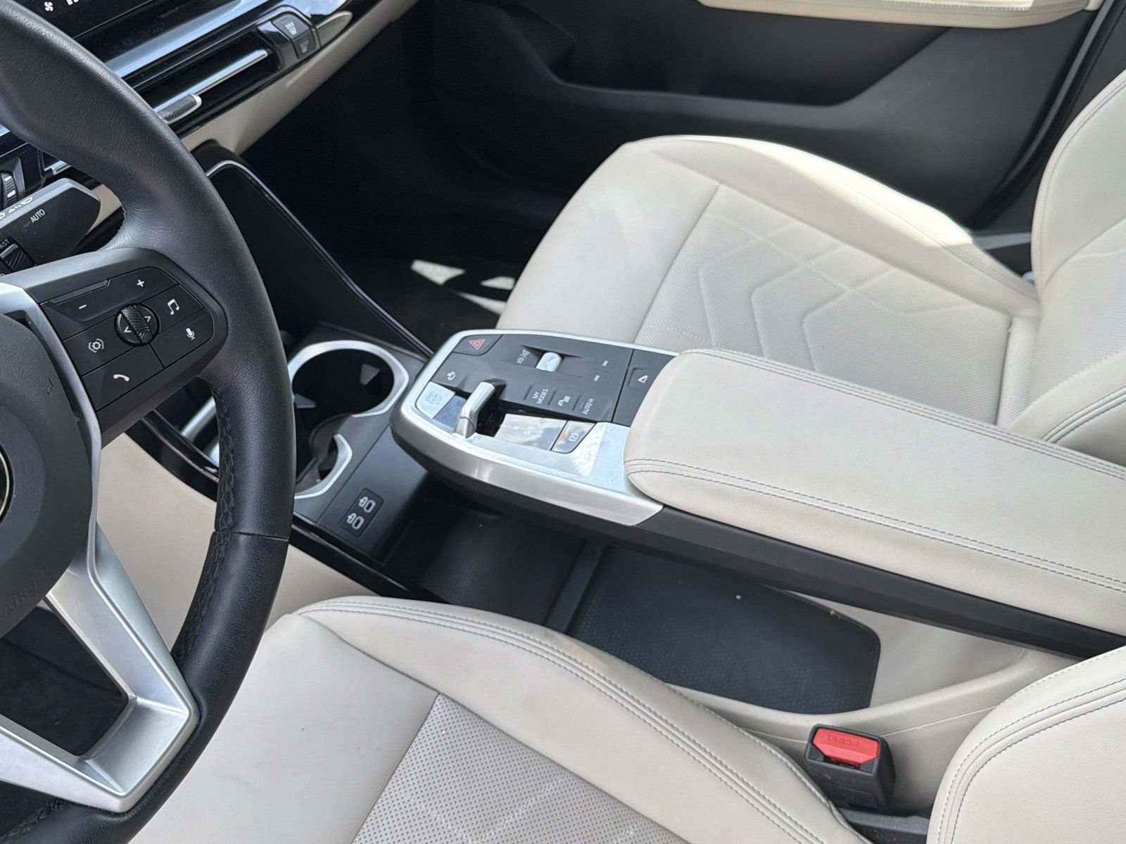 Certified 2025 BMW X2 xDrive28i AWD/4WD image 21