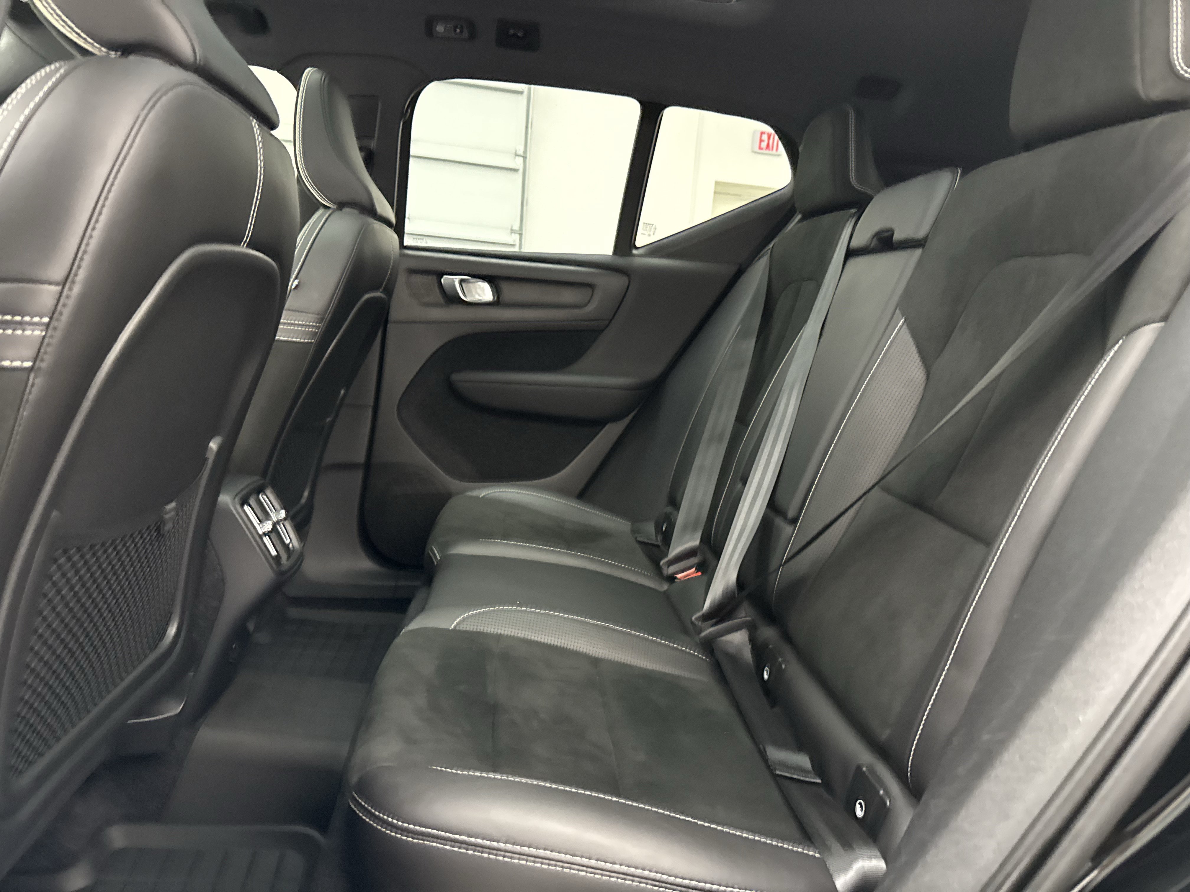 Used 2019 Volvo XC40 T5 R-Design AWD/4WD image 27