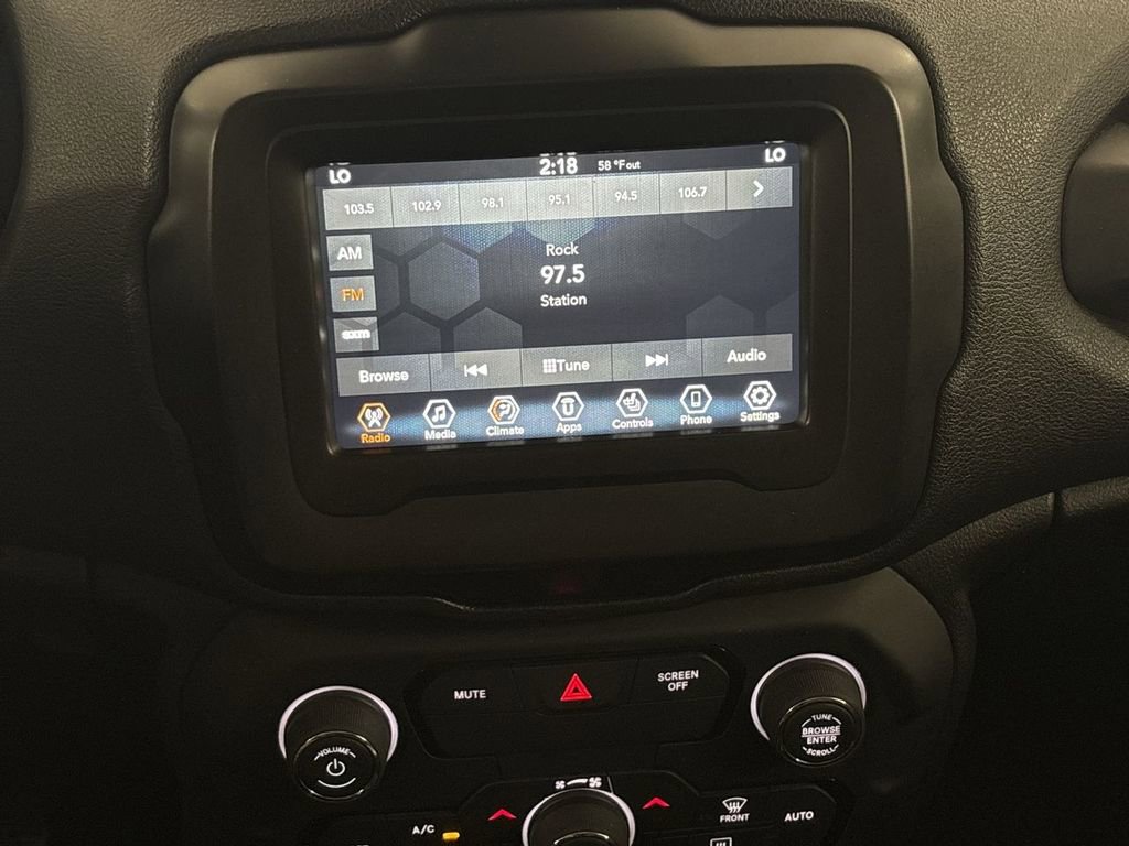 Used 2019 Jeep Renegade Latitude w/ Cold Weather Group image 30