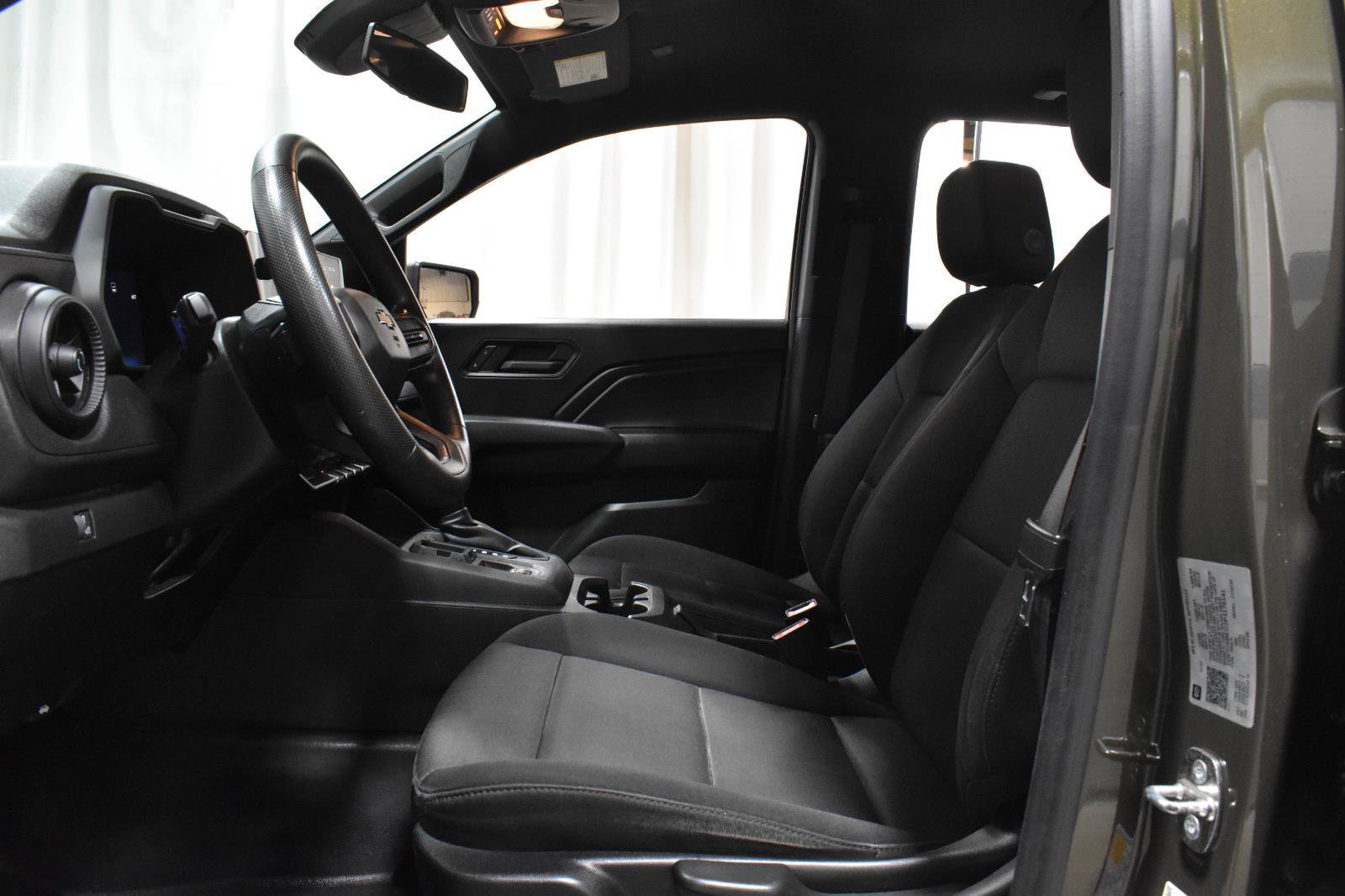 Used 2023 Chevrolet Colorado W/T RWD image 6