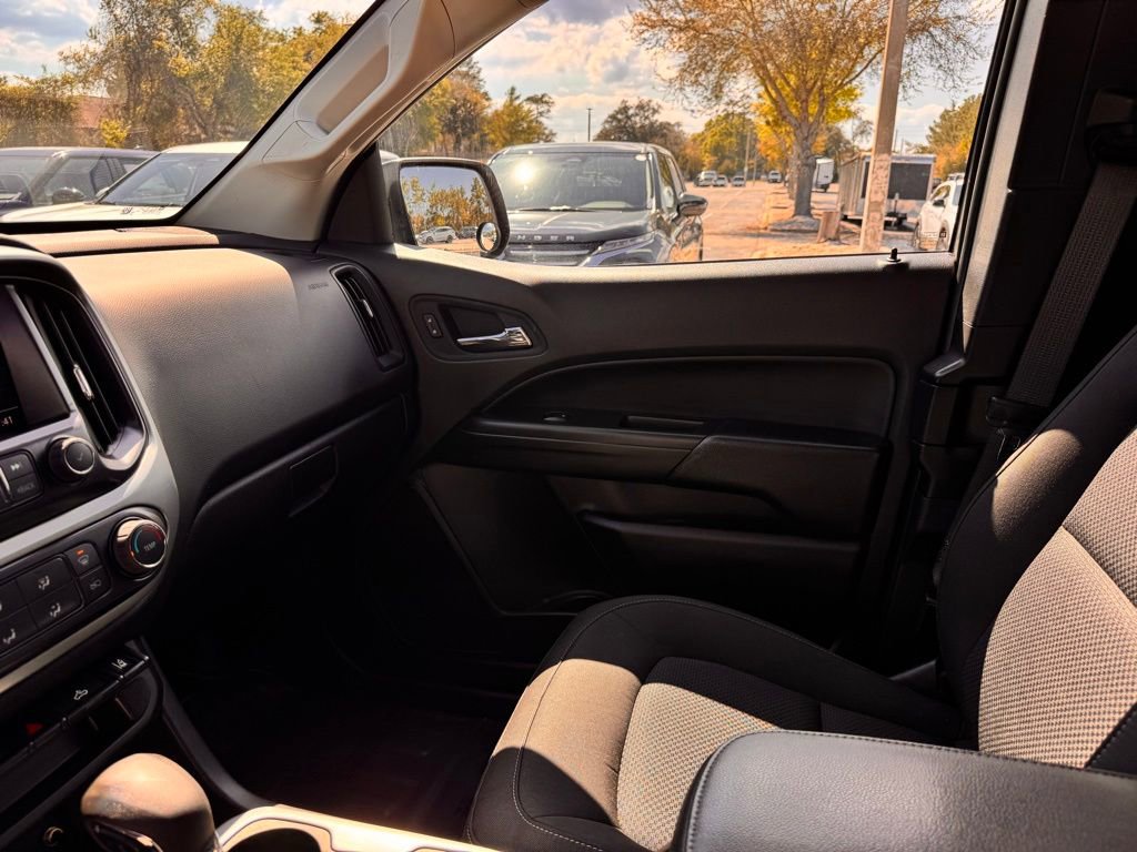 Used 2022 Chevrolet Colorado LT w/ Fleet Safety Package image 20
