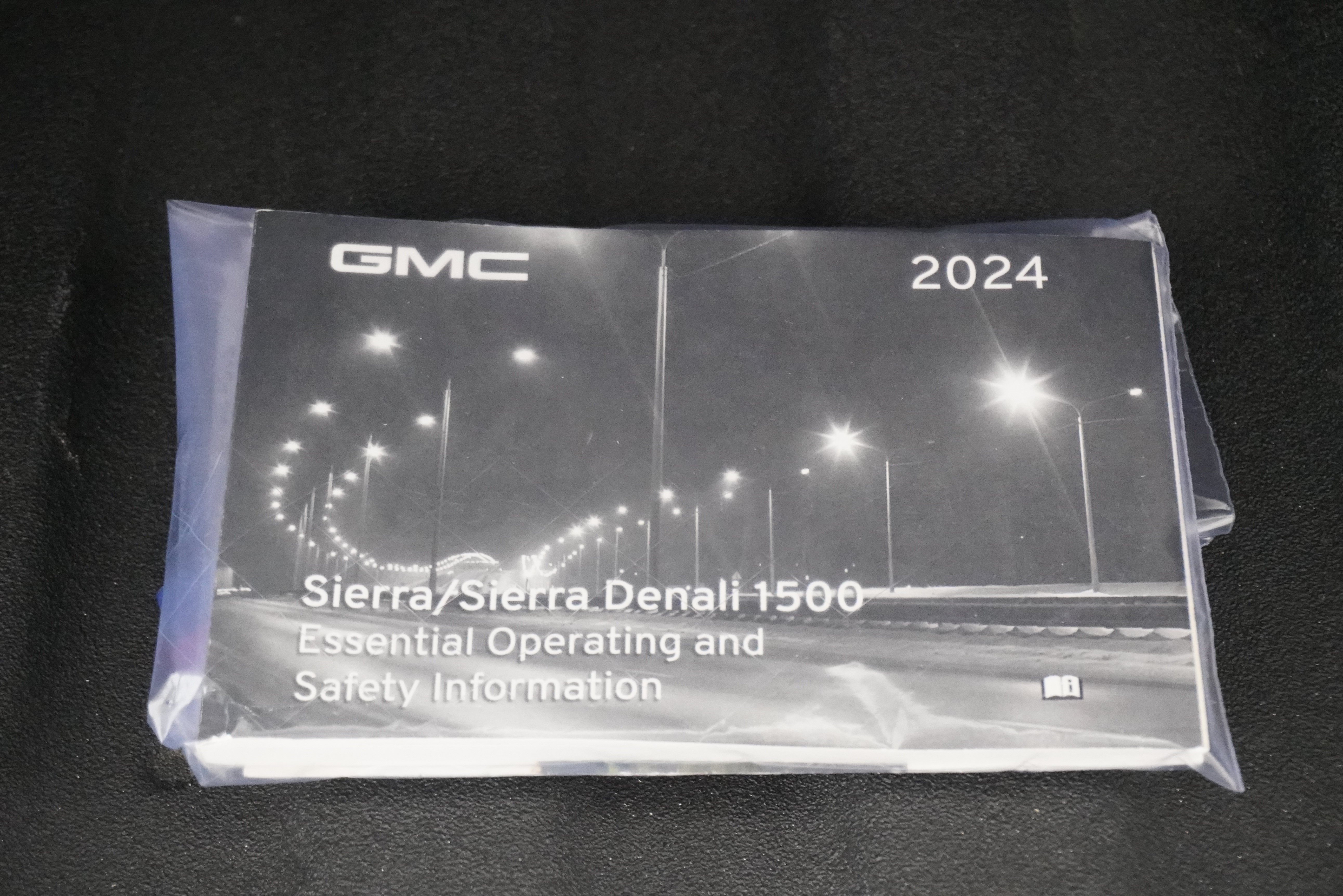 Used 2024 GMC Sierra 1500 AT4 w/ Technology Package AWD/4WD image 31