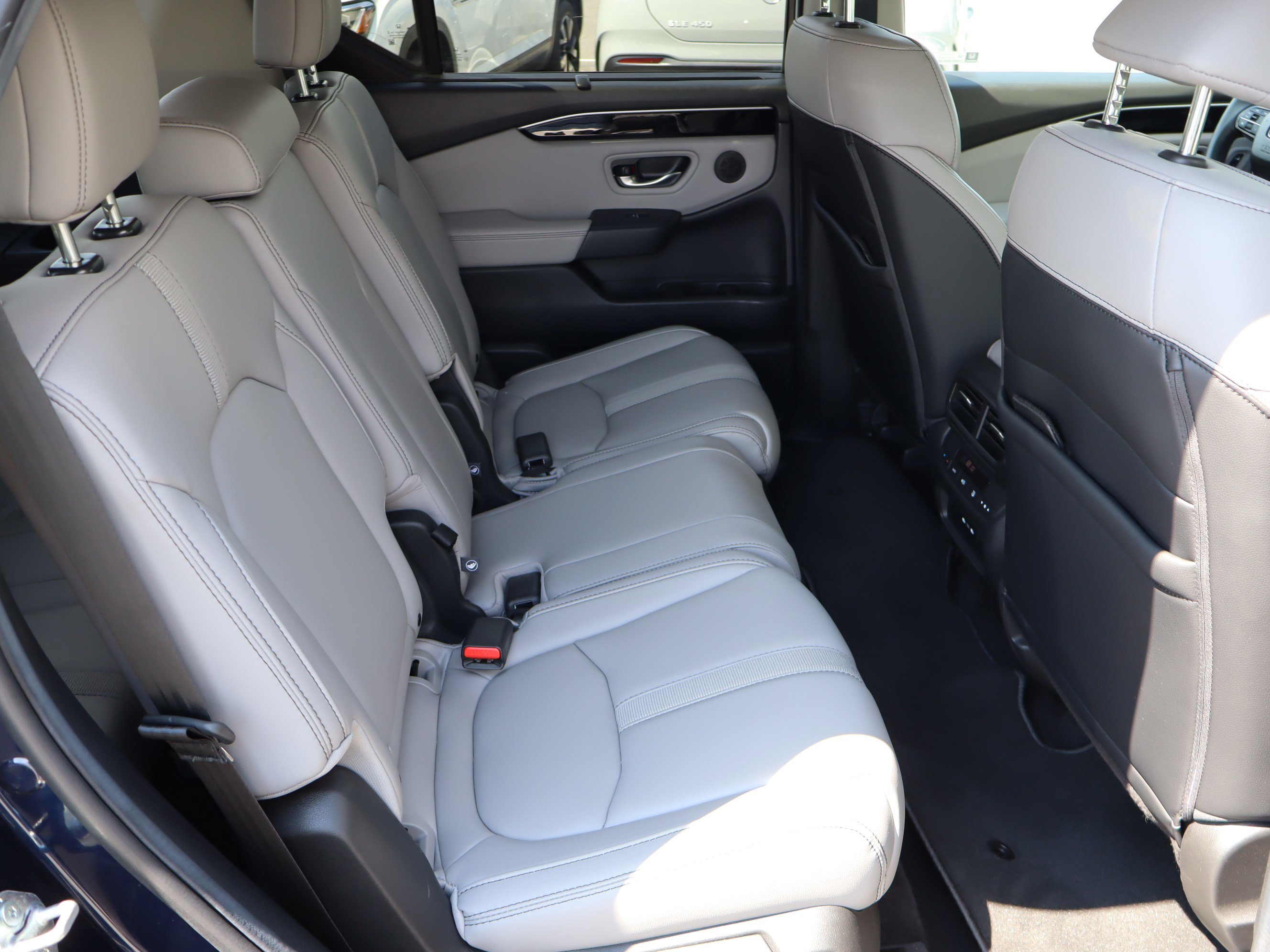 Used 2025 Honda Pilot Touring image 37