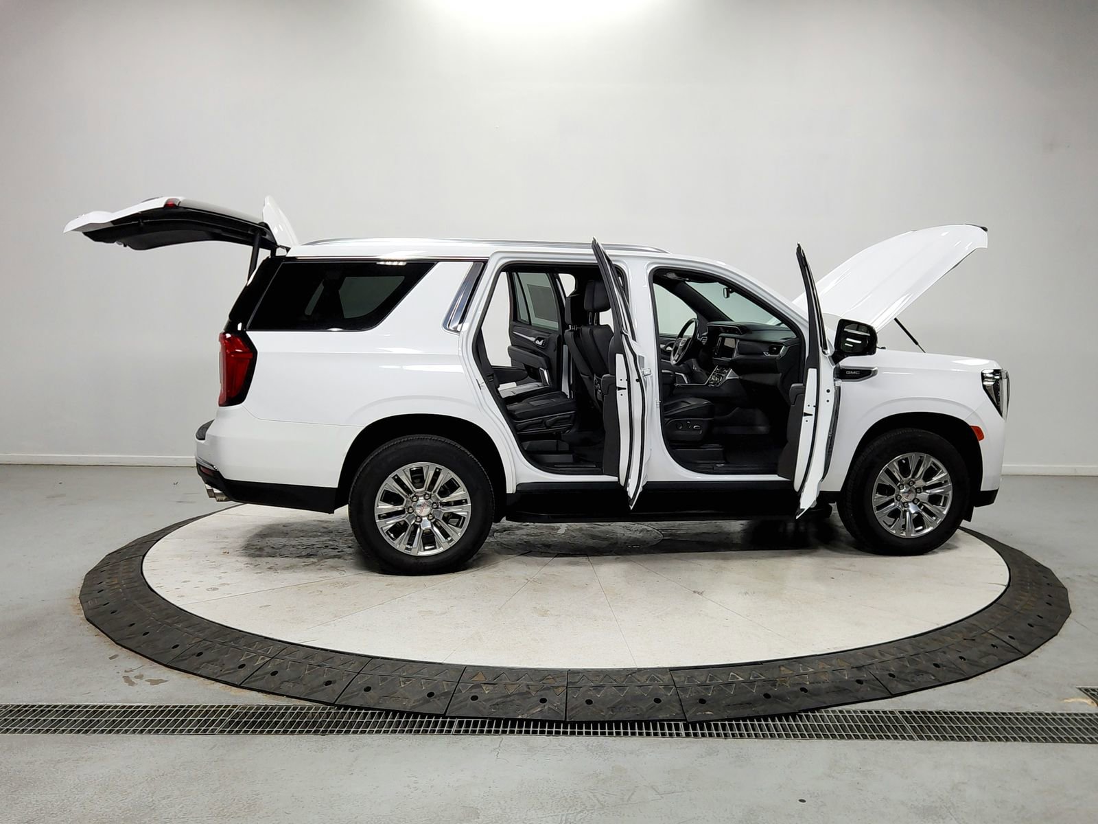 Used 2023 GMC Yukon Denali image 16